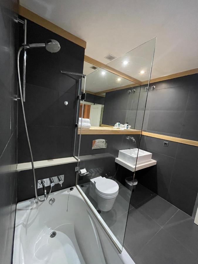 Apartamento Con Piscina Y Parking Appartamento Valenza Esterno foto